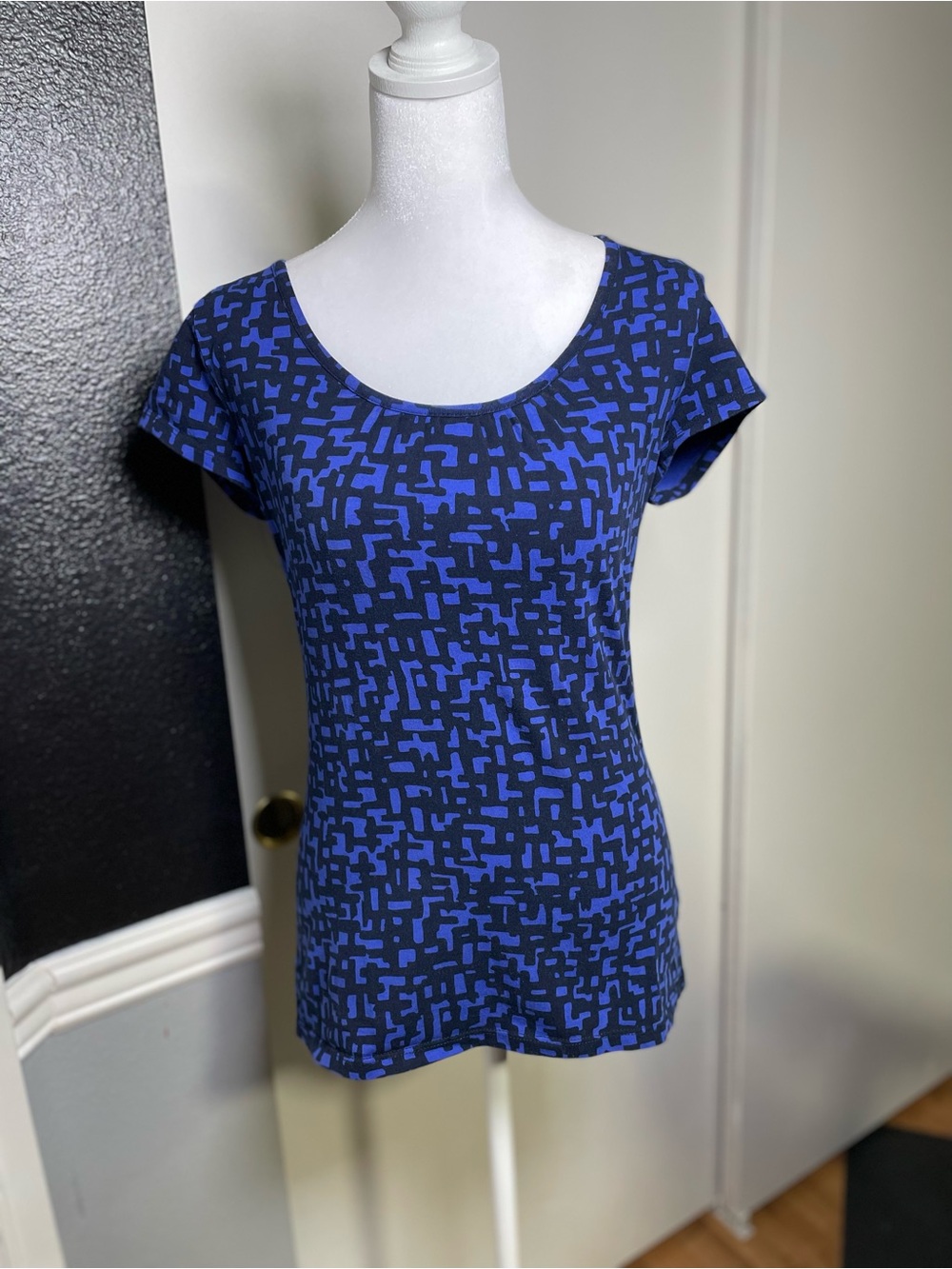 Merona Blue and Black Printed Scoop-Neck Tee